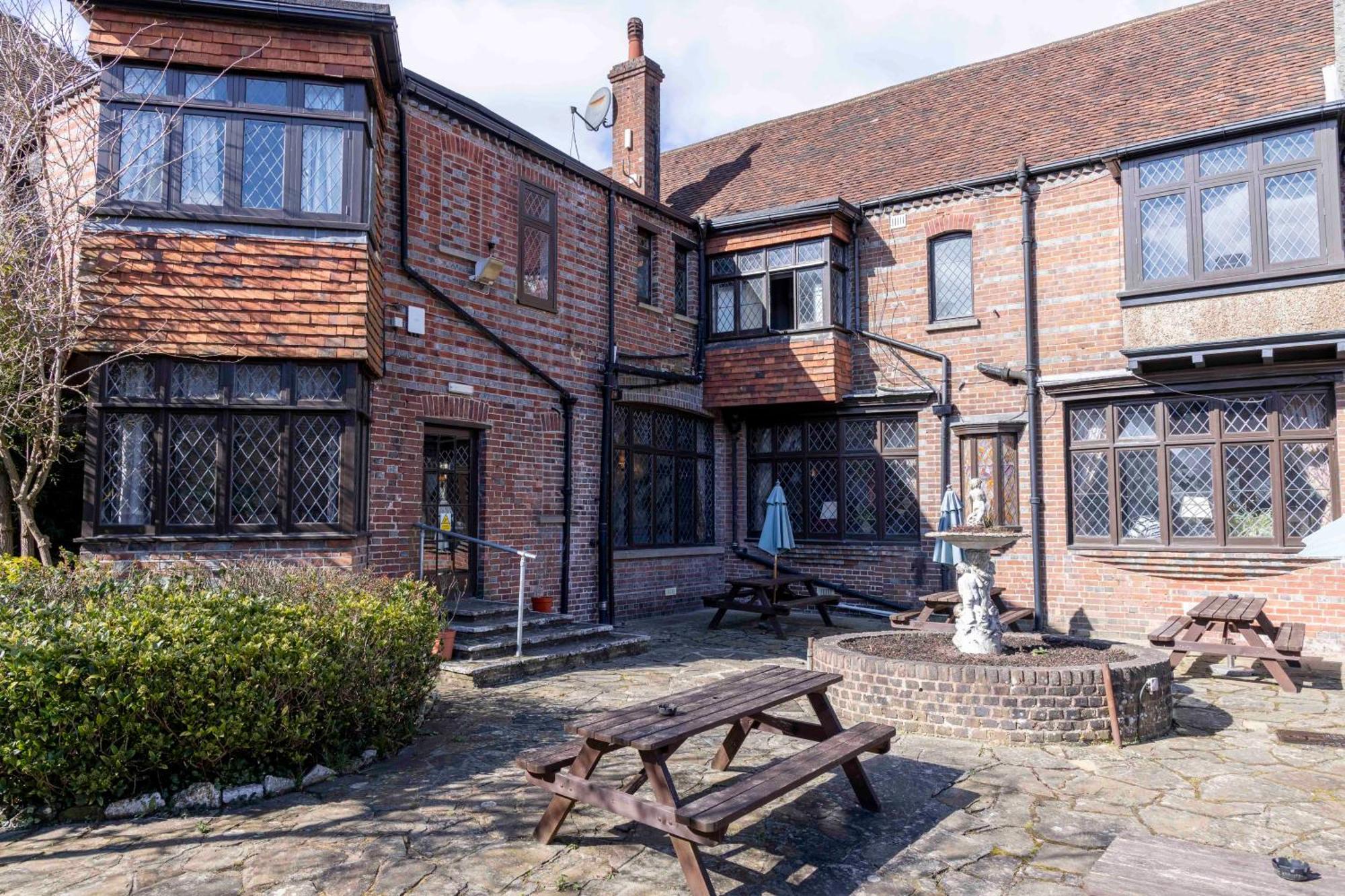 Roebuck By Greene King Inns Forest Row Exteriör bild